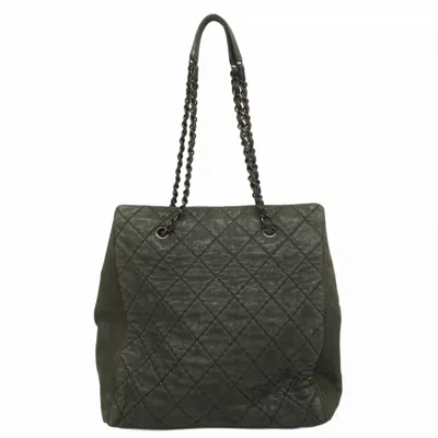 Pre-owned Chanel Leather Shoulder Bag () In Black