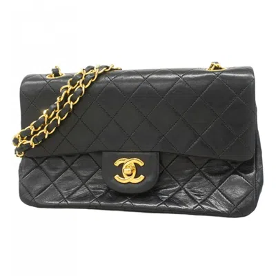 Pre-owned Chanel Leather Shoulder Bag () In Black