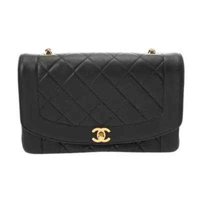 Pre-owned Chanel Leather Shoulder Bag () In Black