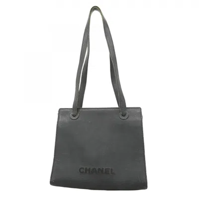Pre-owned Chanel Leather Shoulder Bag () In Black