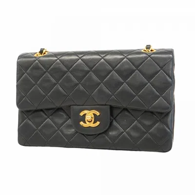 Pre-owned Chanel Leather Shoulder Bag () In Black