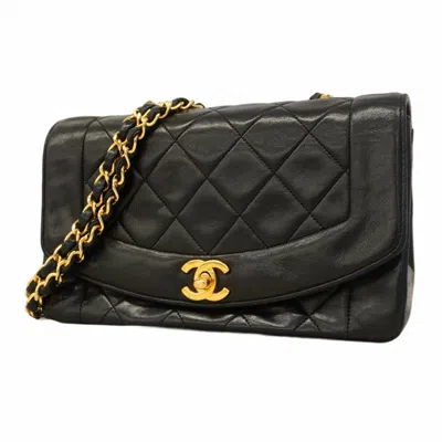 Pre-owned Chanel Leather Shoulder Bag () In Black
