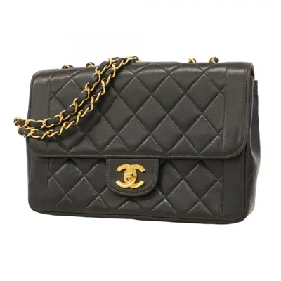 Pre-owned Chanel Leather Shoulder Bag () In Black