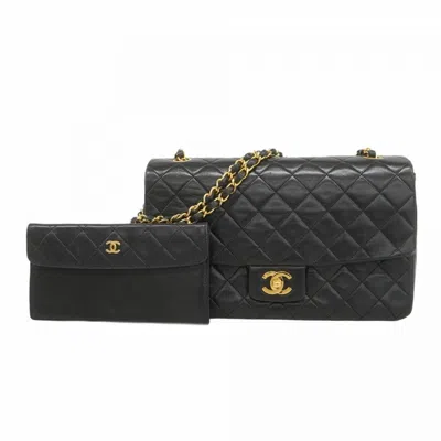 Pre-owned Chanel Leather Shoulder Bag () In Black