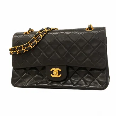 Pre-owned Chanel Leather Shoulder Bag () In Black