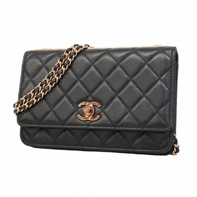 Pre-owned Chanel Leather Shoulder Bag () In Black