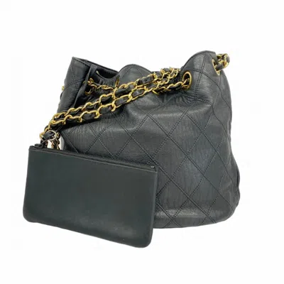 Pre-owned Chanel Leather Shoulder Bag () In Black