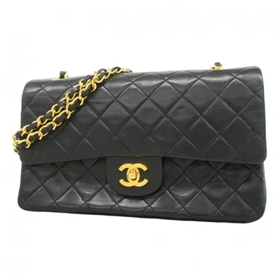 Pre-owned Chanel Leather Shoulder Bag () In Black