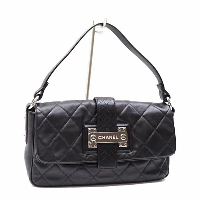 Pre-owned Chanel Leather Shoulder Bag () In Black