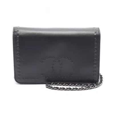 Pre-owned Chanel Leather Shoulder Bag () In Black
