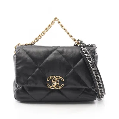 Pre-owned Chanel Leather Shoulder Bag () In Black