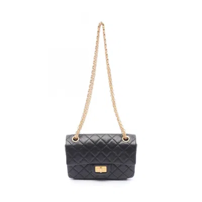 Pre-owned Chanel Leather Shoulder Bag () In Black
