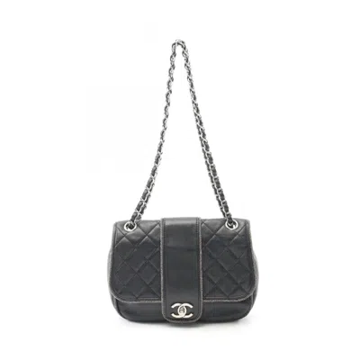 Pre-owned Chanel Leather Shoulder Bag () In Black