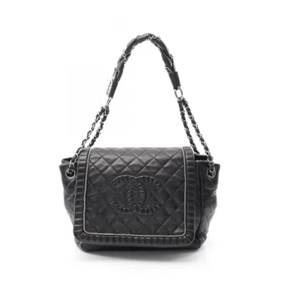 Pre-owned Chanel Leather Shoulder Bag () In Black