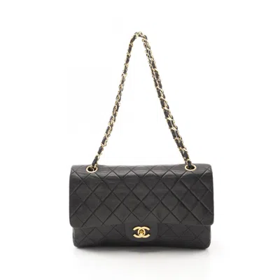 Pre-owned Chanel Leather Shoulder Bag () In Black
