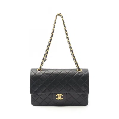 Pre-owned Chanel Leather Shoulder Bag () In Black