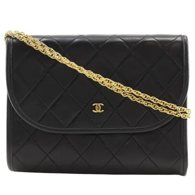 Pre-owned Chanel Leather Shoulder Bag () In Black
