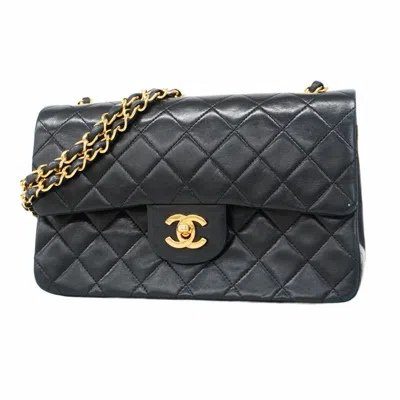 Pre-owned Chanel Leather Shoulder Bag () In Black