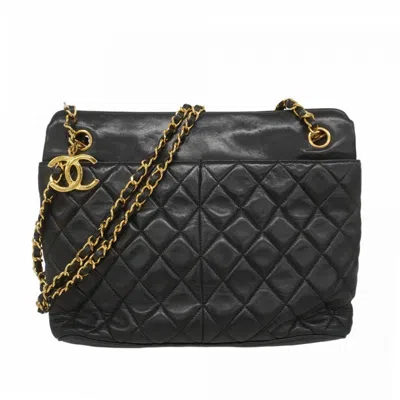 Pre-owned Chanel Leather Shoulder Bag () In Black