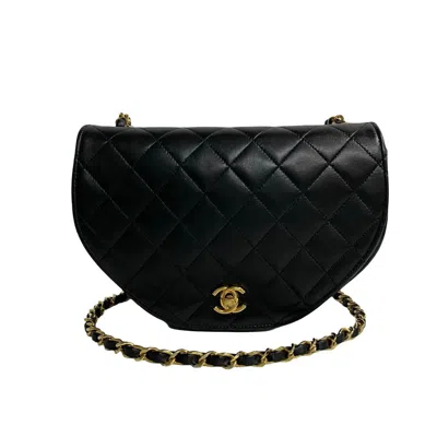 Pre-owned Chanel Leather Shoulder Bag () In Black