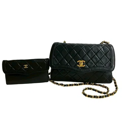 Pre-owned Chanel Leather Shoulder Bag () In Black
