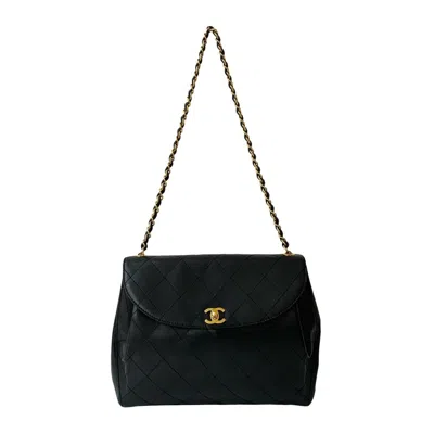 Pre-owned Chanel Leather Shoulder Bag () In Black