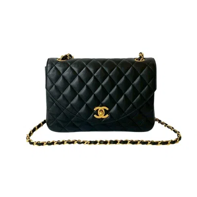 Pre-owned Chanel Leather Shoulder Bag () In Black