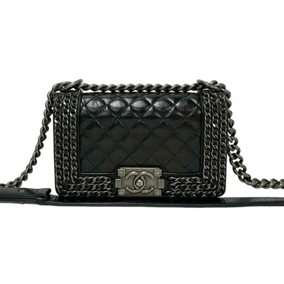 Pre-owned Chanel Leather Shoulder Bag () In Black
