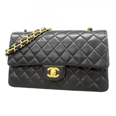 Pre-owned Chanel Leather Shoulder Bag () In Black