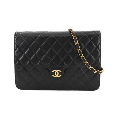Pre-owned Chanel Leather Shoulder Bag () In Black