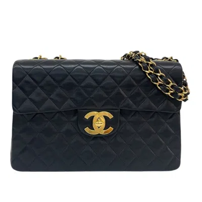 Pre-owned Chanel Leather Shoulder Bag () In Black