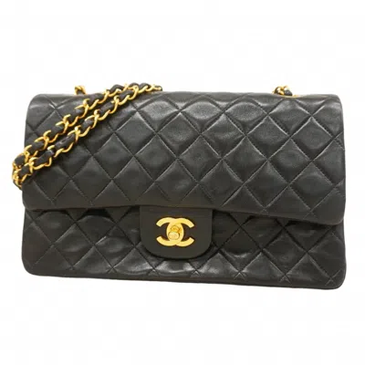 Pre-owned Chanel Leather Shoulder Bag () In Black