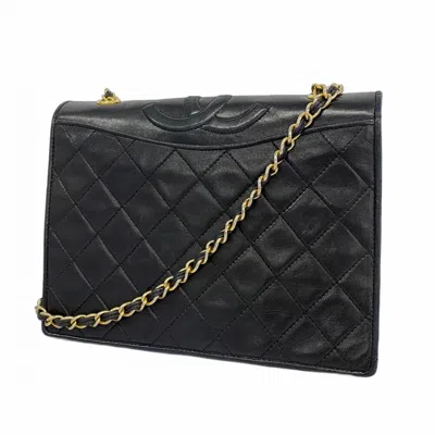 Pre-owned Chanel Leather Shoulder Bag () In Black
