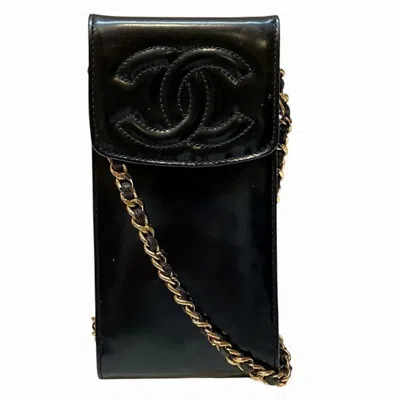 Pre-owned Chanel Leather Shoulder Bag () In Black