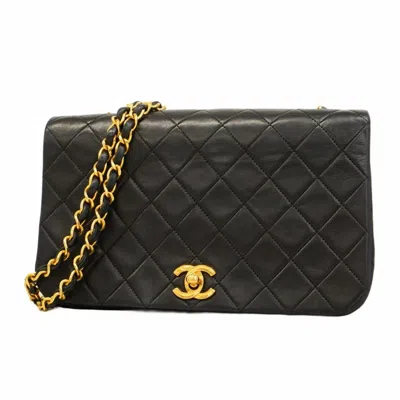 Pre-owned Chanel Leather Shoulder Bag () In Black