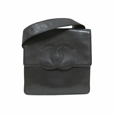 Pre-owned Chanel Leather Shoulder Bag () In Black