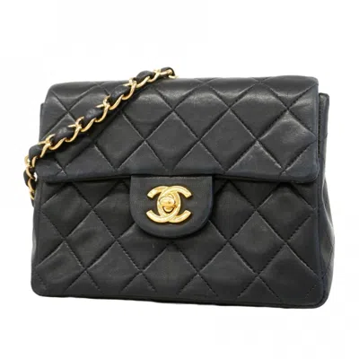 Pre-owned Chanel Leather Shoulder Bag () In Black