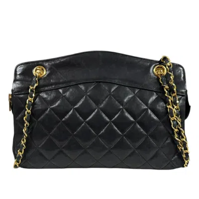 Pre-owned Chanel Leather Shoulder Bag () In Black