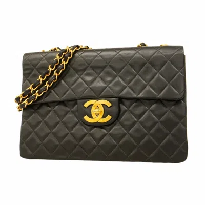 Pre-owned Chanel Leather Shoulder Bag () In Black