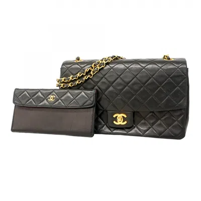 Pre-owned Chanel Leather Shoulder Bag () In Black