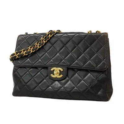 Pre-owned Chanel Leather Shoulder Bag () In Black