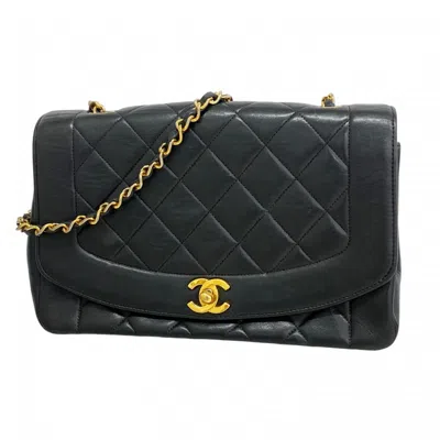 Pre-owned Chanel Leather Shoulder Bag () In Black
