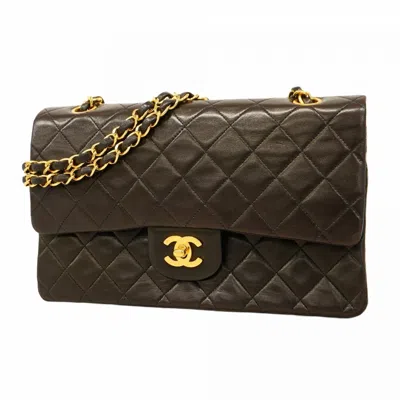 Pre-owned Chanel Leather Shoulder Bag () In Black