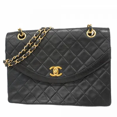 Pre-owned Chanel Leather Shoulder Bag () In Black