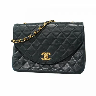 Pre-owned Chanel Leather Shoulder Bag () In Black