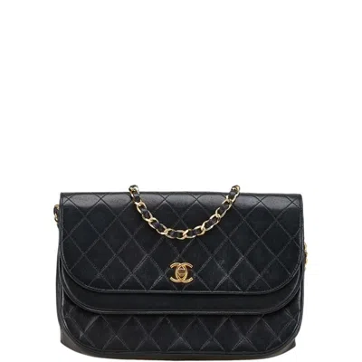 Pre-owned Chanel Leather Shoulder Bag () In Black