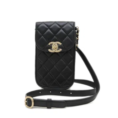 Pre-owned Chanel Leather Shoulder Bag () In Black