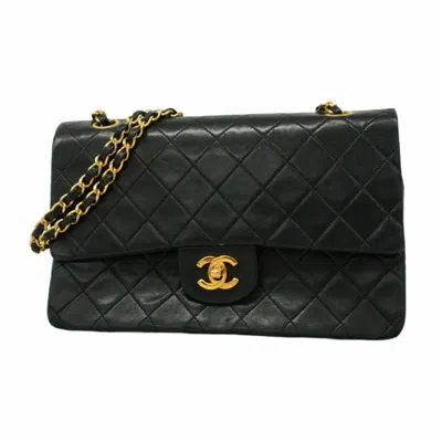 Pre-owned Chanel Leather Shoulder Bag () In Black