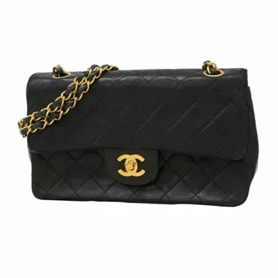 Pre-owned Chanel Leather Shoulder Bag () In Black