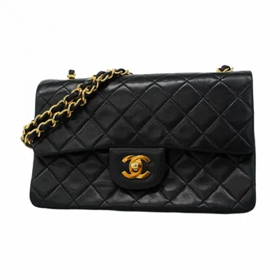 Pre-owned Chanel Leather Shoulder Bag () In Black